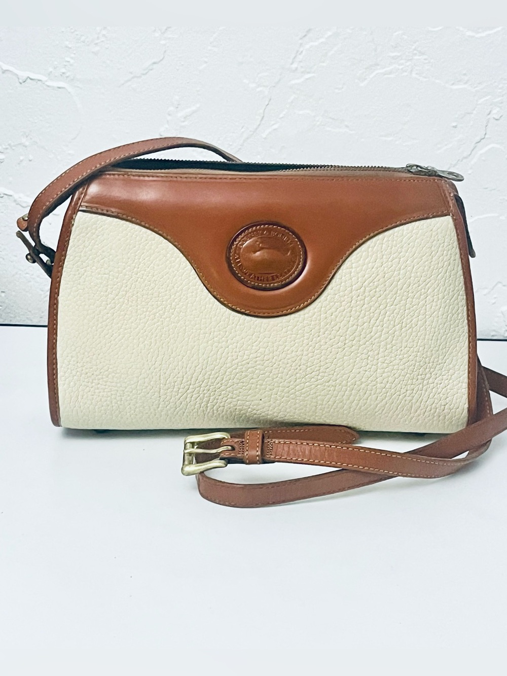 VINTAGE CREAM BEIGE  DOONEY AND BOURKE CROSSBODY BAG